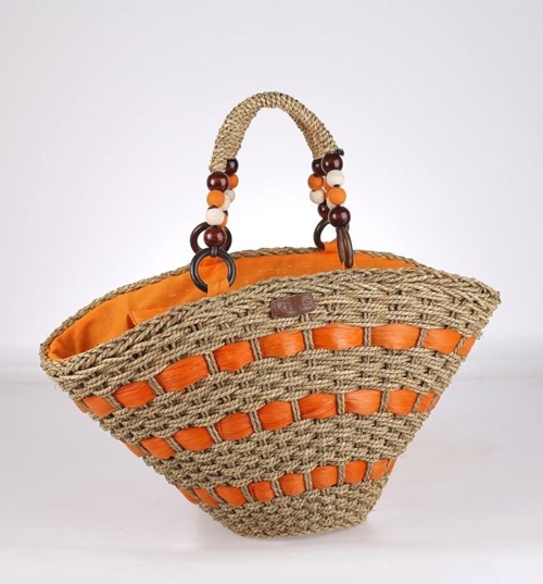 Košík zo sušenej morskej trávy a kukuričnej slamy Kbas s ozdobnými rúčkami oranžový 